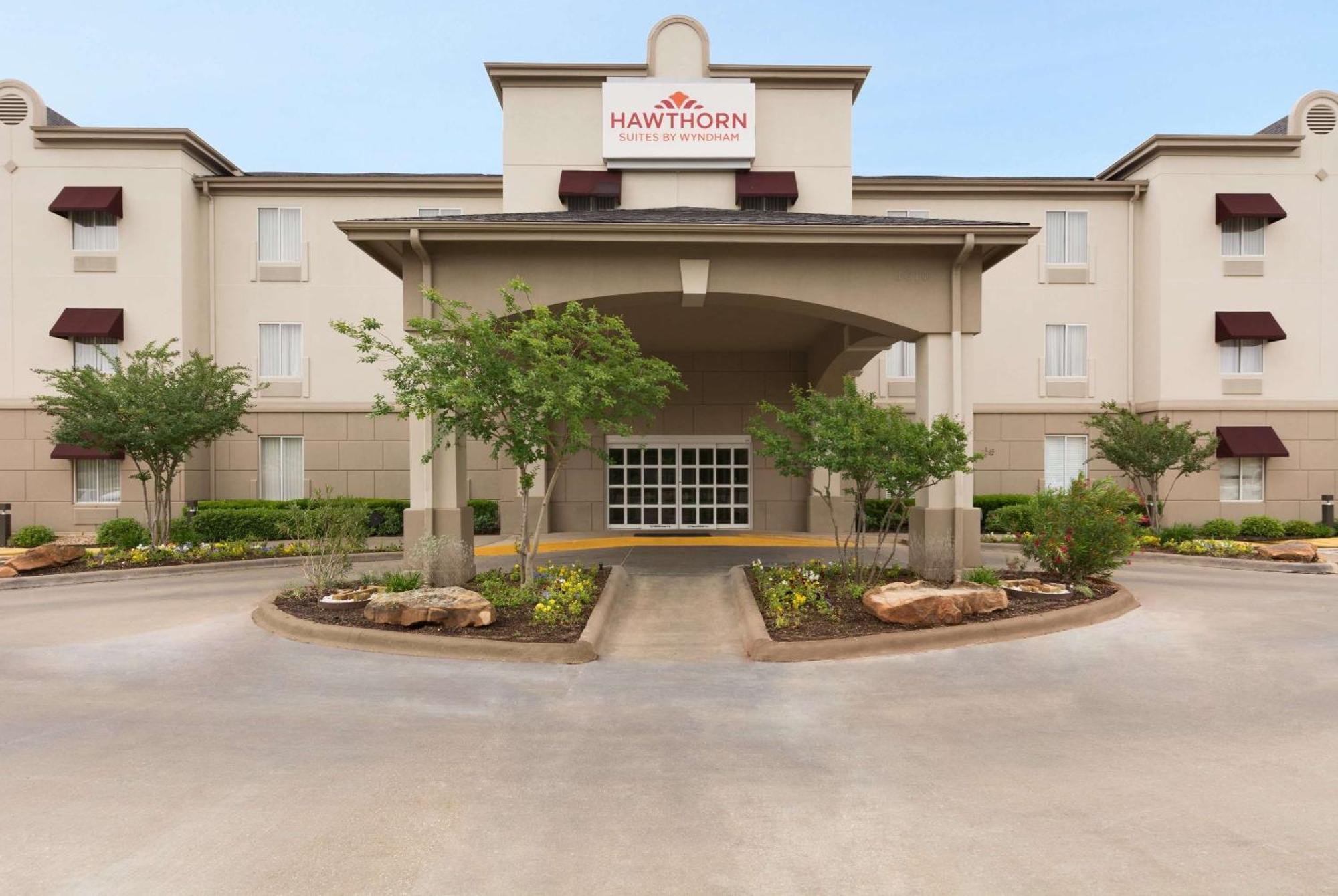 4 Smart Airport Hotels Near Lobo Stadium Bryan Worth Booking
