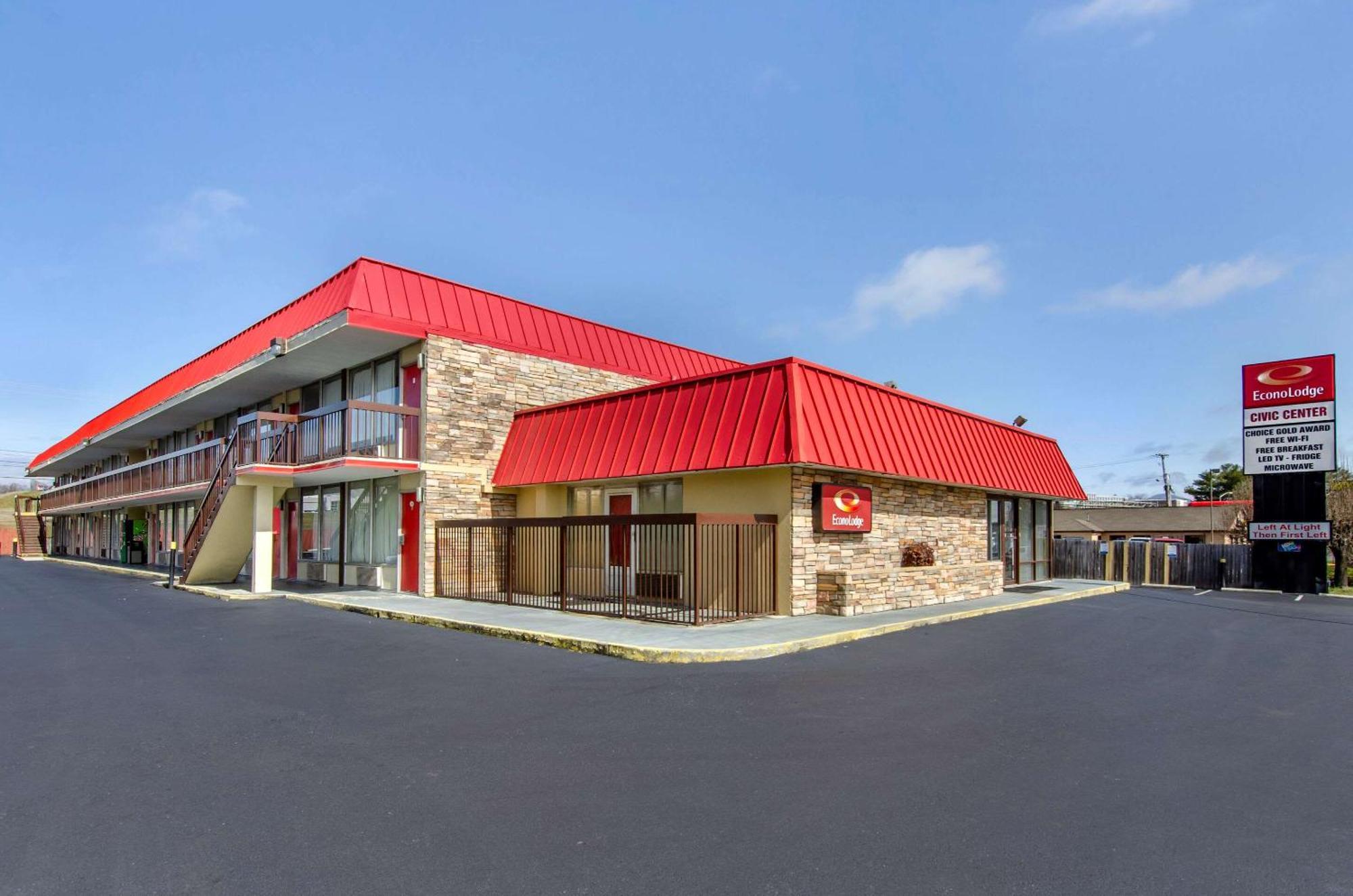 Where to Stay Near Lakeside Plaza: 6 Airport Hotels Reviewed