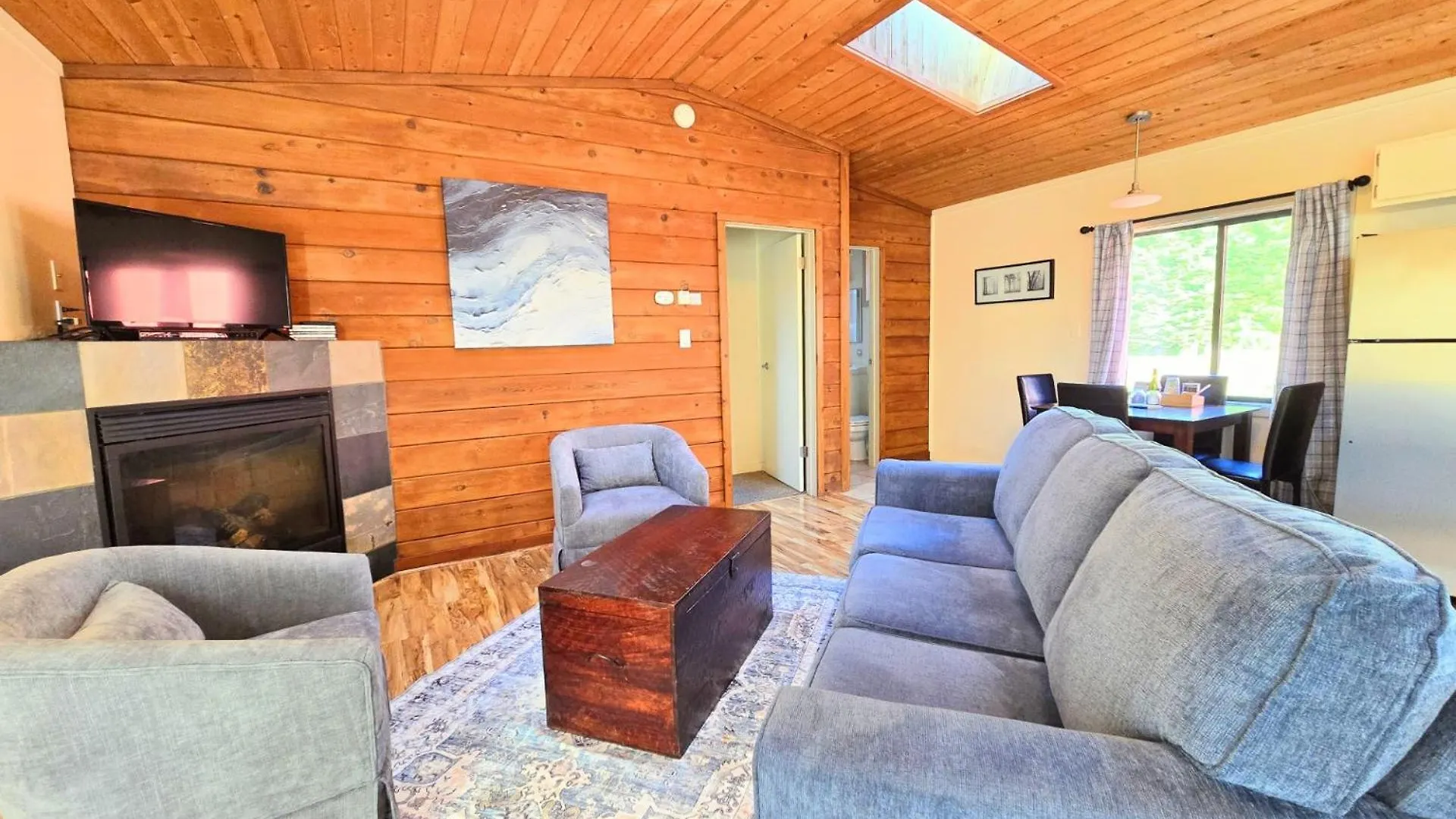 6 Smart Central Hotels Near Van Damme State Park Worth Booking