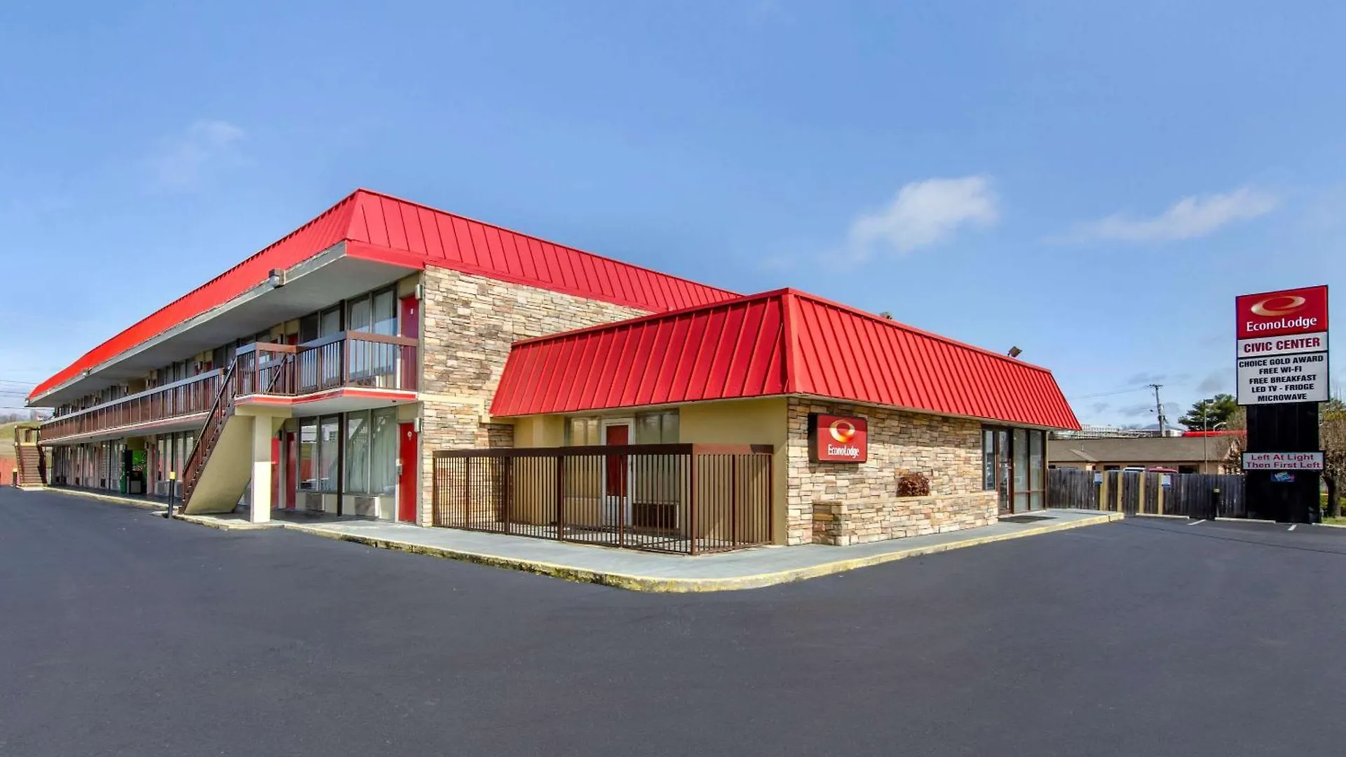 Where to Stay Near Lakeside Plaza: 6 Airport Hotels Reviewed