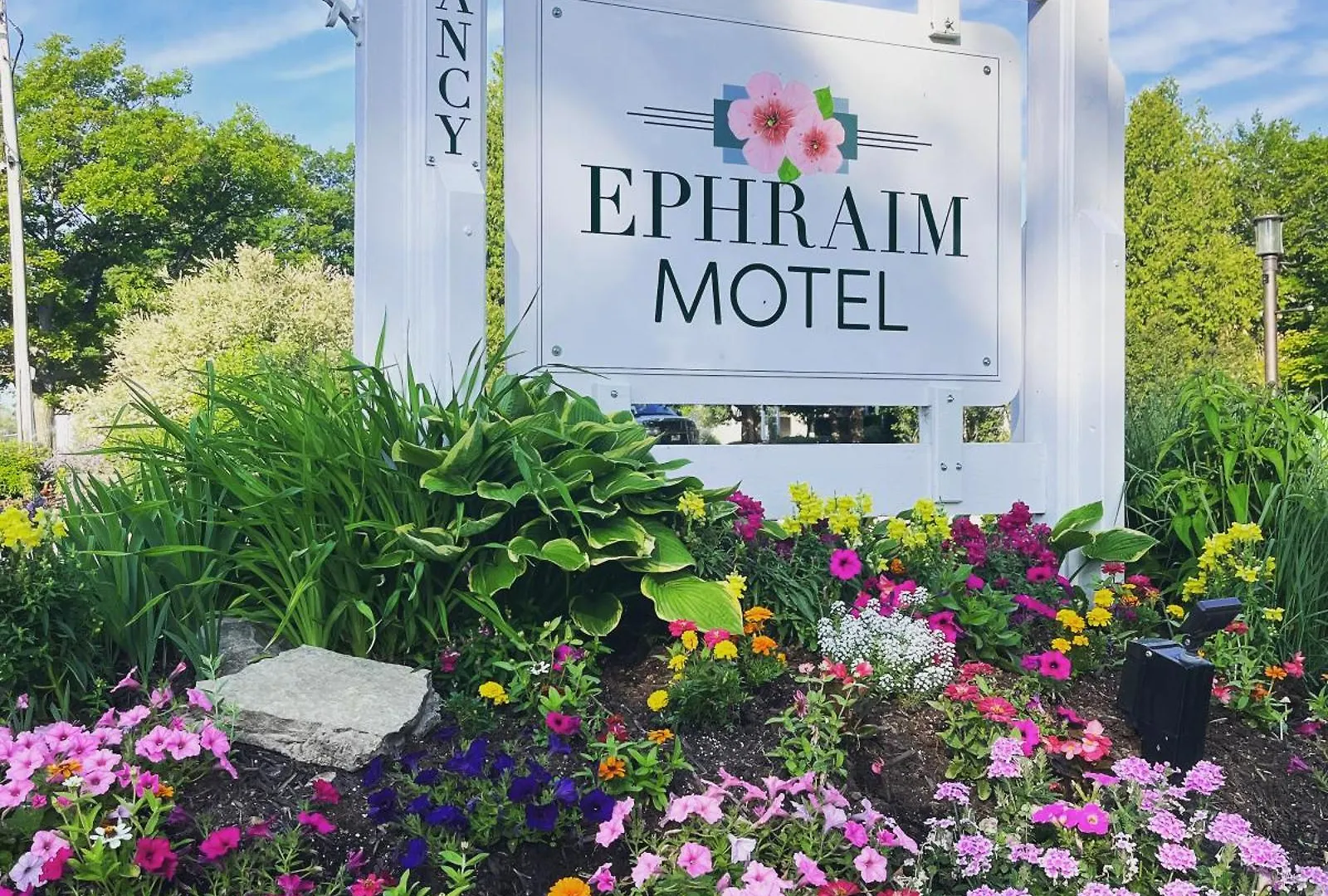4 Budget Hotels Near Noble Historic Museum for Smart Stays